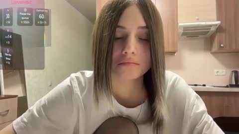 Snapshot of karensimilton chatting on December 2025 05:17:01 PM May online show from December 2025 05:17:01 PM