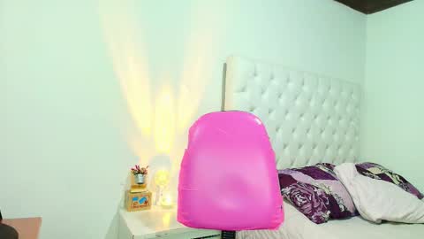 Snapshot of karina_pretty chatting on October 2025 02:14:02 AM karina online show from October 2025 02:14:02 AM