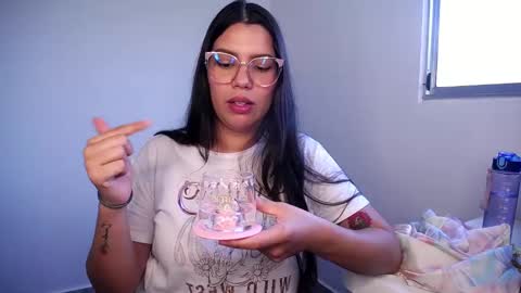 Snapshot of karina_santiago chatting on January 2025 09:39:02 PM Karina online show from January 2025 09:39:02 PM