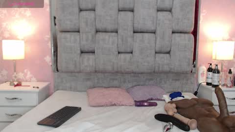 KarinaSimonz online show from December 2024 07:43:01 PM