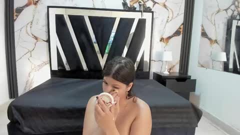 KarinaSimonz online show from October 2025 07:42:02 PM