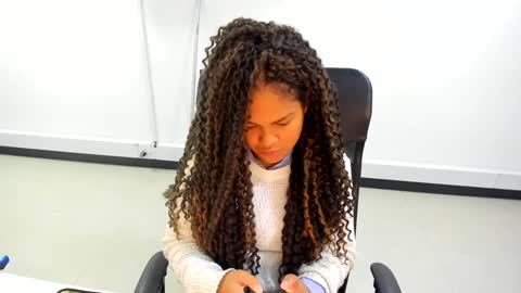 Snapshot of karla_cg chatting on February 2025 12:49:01 AM karla_cg online show from February 2025 12:49:01 AM