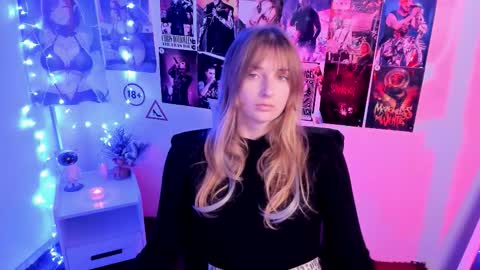 Snapshot of karla_flower chatting on October 2025 06:45:01 AM Karla online show from October 2025 06:45:01 AM