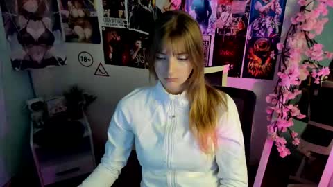 Snapshot of karla_flower chatting on November 2025 01:24:02 PM Karla online show from November 2025 01:24:02 PM