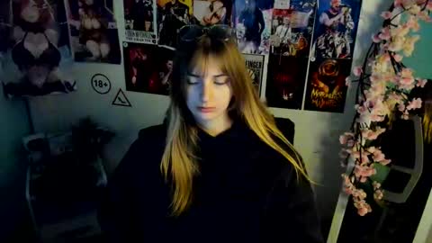 Snapshot of karla_flower chatting on November 2025 01:25:02 PM Karla online show from November 2025 01:25:02 PM