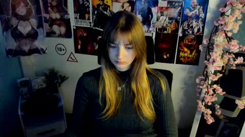 Snapshot of karla_flower chatting on November 2025 07:01:01 AM Karla online show from November 2025 07:01:01 AM