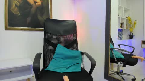 Snapshot of karla_gonzaless chatting on October 2025 10:01:02 AM Karla Gonzaless online show from October 2025 10:01:02 AM