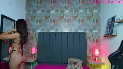 Karla  online show from April 2026 01:43:02 PM