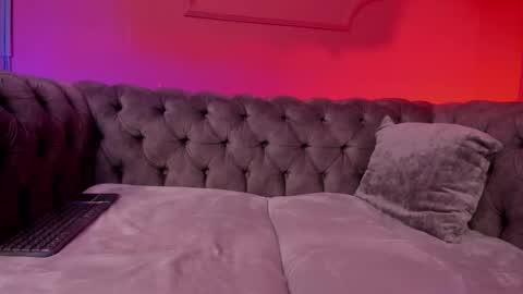 carla  online show from November 2025 04:23:02 AM