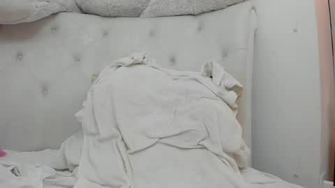 Snapshot of karlagirlfox chatting on June 2026 01:32:02 AM KARLA A online show from June 2026 01:32:02 AM