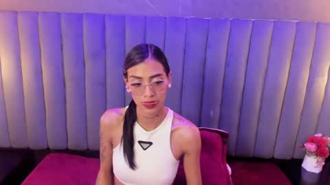 karlaslutskinny__ online show from June 2026 08:43:02 PM