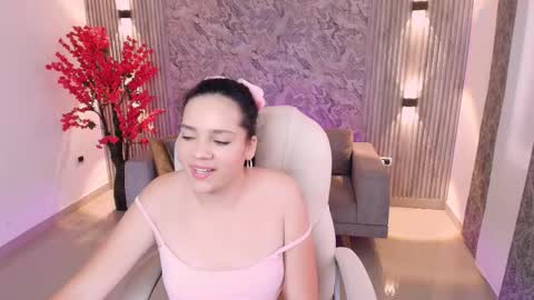 Snapshot of karlie_small chatting on September 2025 07:37:02 PM Karli online show from September 2025 07:37:02 PM