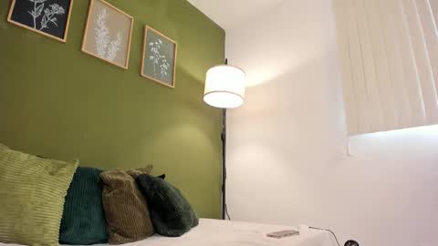 Karlye online show from September 2025 01:11:02 PM