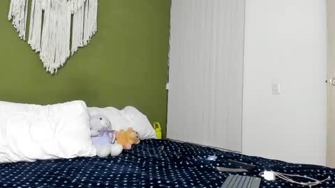 Karlye online show from April 2026 01:49:01 AM