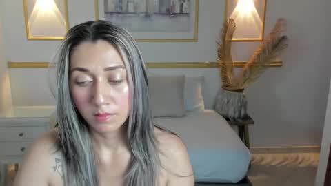 karlyy_ online show from January 2026 11:25:01 AM