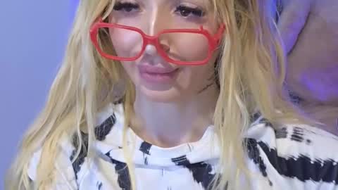 Julia online show from March 2026 01:18:01 PM