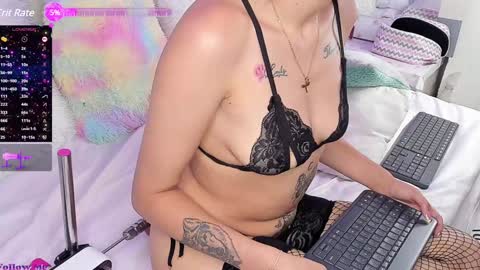 Snapshot of karol2023 chatting on January 2025 06:01:02 PM Karol online show from January 2025 06:01:02 PM