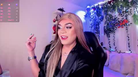 Snapshot of karol_elegance_ chatting on December 2025 01:15:01 PM karol online show from December 2025 01:15:01 PM