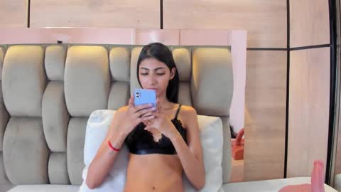 Snapshot of karol_lewiss chatting on December 2025 11:59:01 AM KAROL LEWIS online show from December 2025 11:59:01 AM