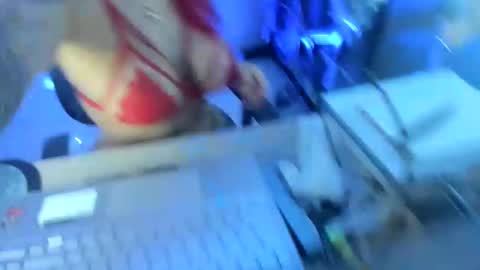 Snapshot of karol_milf__ chatting on December 2024 05:10:02 PM kAROL MILF online show from December 2024 05:10:02 PM