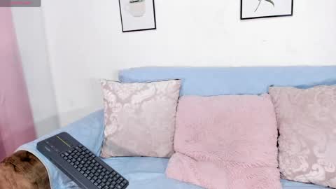 karol_w10 online show from April 2026 03:22:02 PM