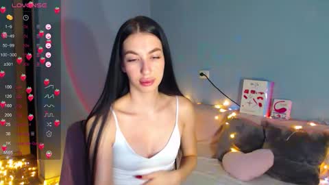 Kira online show from October 2025 02:09:02 AM