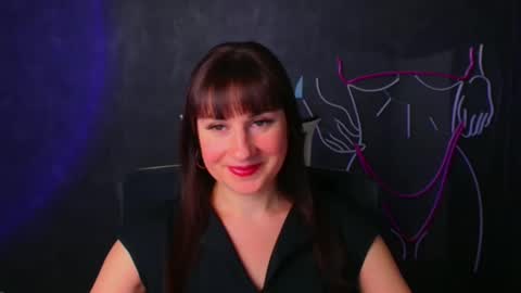 Snapshot of karolina_mia chatting on December 2024 12:49:01 PM Caroline online show from December 2024 12:49:01 PM
