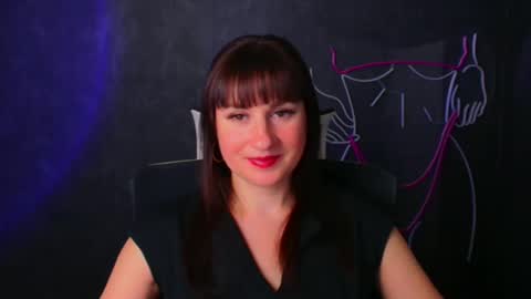 Snapshot of karolina_mia chatting on December 2024 04:25:01 PM Caroline online show from December 2024 04:25:01 PM