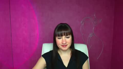 Snapshot of karolina_mia chatting on December 2024 06:49:02 AM Caroline online show from December 2024 06:49:02 AM