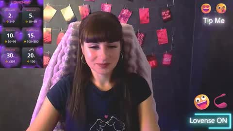 Snapshot of karolina_mia chatting on October 2025 05:52:02 AM Caroline online show from October 2025 05:52:02 AM