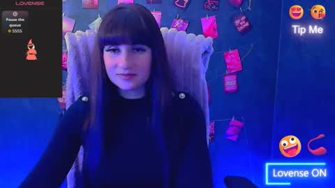 Caroline online show from April 2026 05:46:01 AM