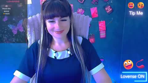 Snapshot of karolina_mia chatting on August 2026 06:26:01 AM Caroline online show from August 2026 06:26:01 AM