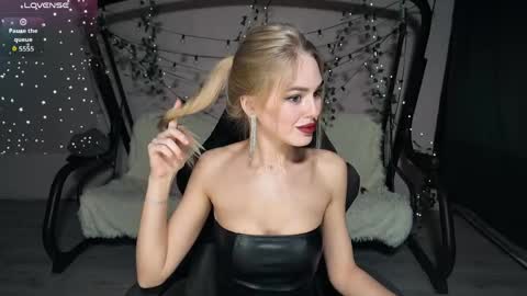 KarolinaHayes online show from April 2026 06:34:01 PM