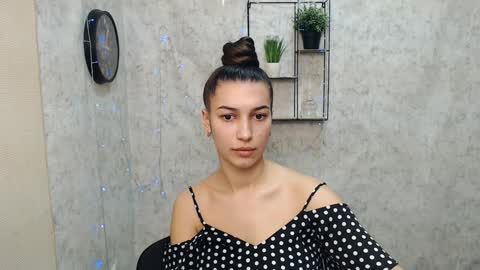Karolina online show from January 2025 10:17:01 AM