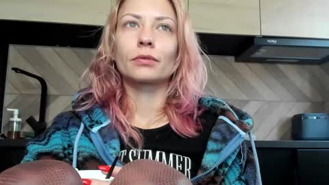 karoline121 online show from December 2025 05:57:01 AM