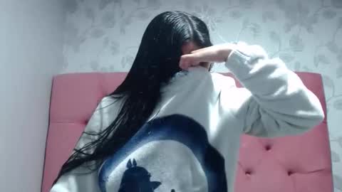 Isa online show from December 2025 10:15:01 PM