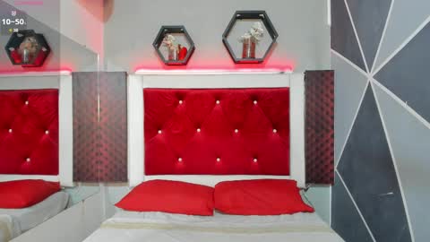 Karol online show from February 2025 12:08:01 PM