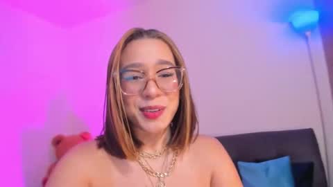 Snapshot of karoll28s chatting on May 2026 01:58:01 AM Karoll28s online show from May 2026 01:58:01 AM