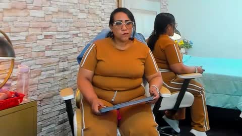 karolwestt online show from October 2025 01:44:02 PM