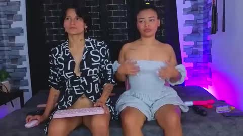 kasandraandsilvii online show from November 2025 03:23:02 PM