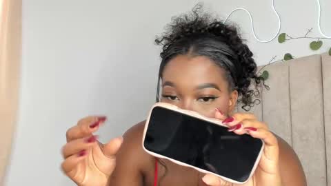           online show from September 2025 07:06:02 PM