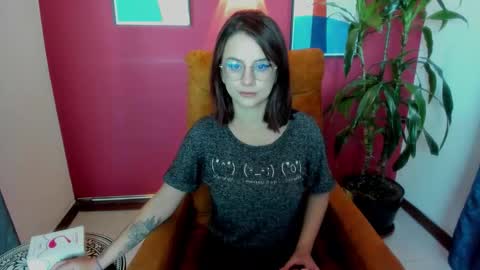 kassandra james online show from November 2025 12:23:02 PM