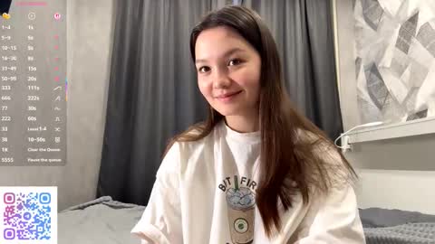 Kira online show from November 2025 12:44:02 PM