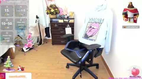 Snapshot of kat_ly_chan chatting on December 2024 10:32:02 PM Kat       online show from December 2024 10:32:02 PM