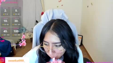 Snapshot of kat_ly_chan chatting on February 2025 12:33:02 PM Kat       online show from February 2025 12:33:02 PM