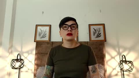 kat paradisse online show from February 2026 11:39:01 AM