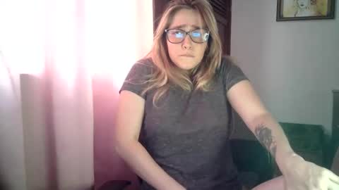 Snapshot of kat_pp chatting on January 2025 08:01:01 PM Kati online show from January 2025 08:01:01 PM