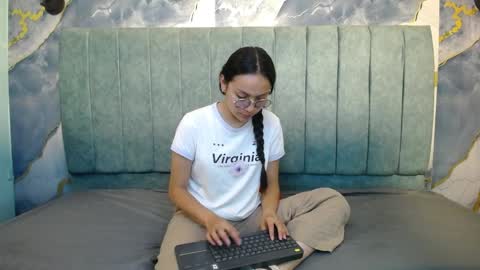 Katalina online show from April 2026 03:53:02 PM