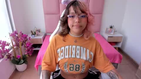 Snapshot of katalina_garcia chatting on February 2026 04:54:01 PM Kata Garcia online show from February 2026 04:54:01 PM