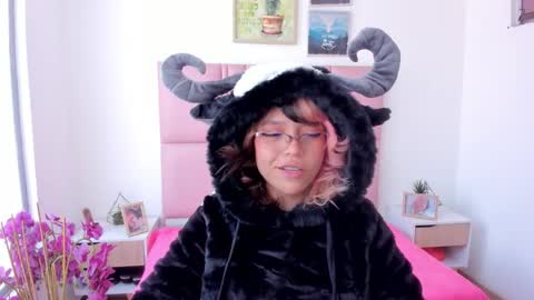 Snapshot of katalina_garcia chatting on February 2026 03:49:02 PM Kata Garcia online show from February 2026 03:49:02 PM